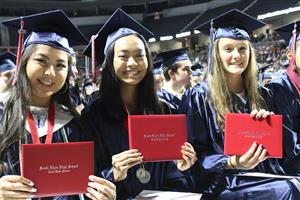 South Elgin High School Class of 2018 Graduates 